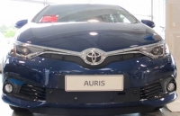 Maskisuoja Toyota Auris 2016-