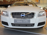 Maskisuoja Volvo V70 2010-2013, osittain umpinainen säleikkö