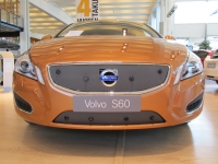 Maskisuoja Volvo S60/V60, 2010-2013, täysin avoin jäähdyttimen säleikkö