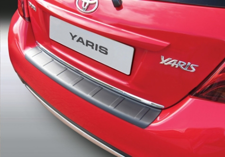 Takapuskurin kolhusuoja Toyota Yaris 9.2014->